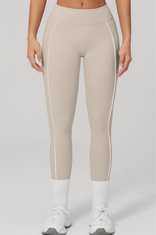 Conjunto Clarity de top deportivo y leggings