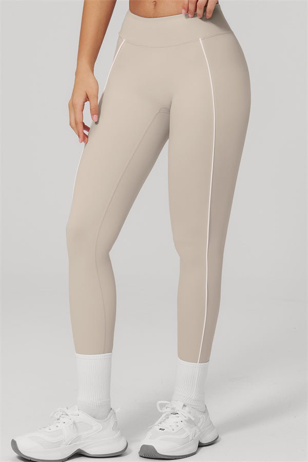 Conjunto Clarity de top deportivo y leggings