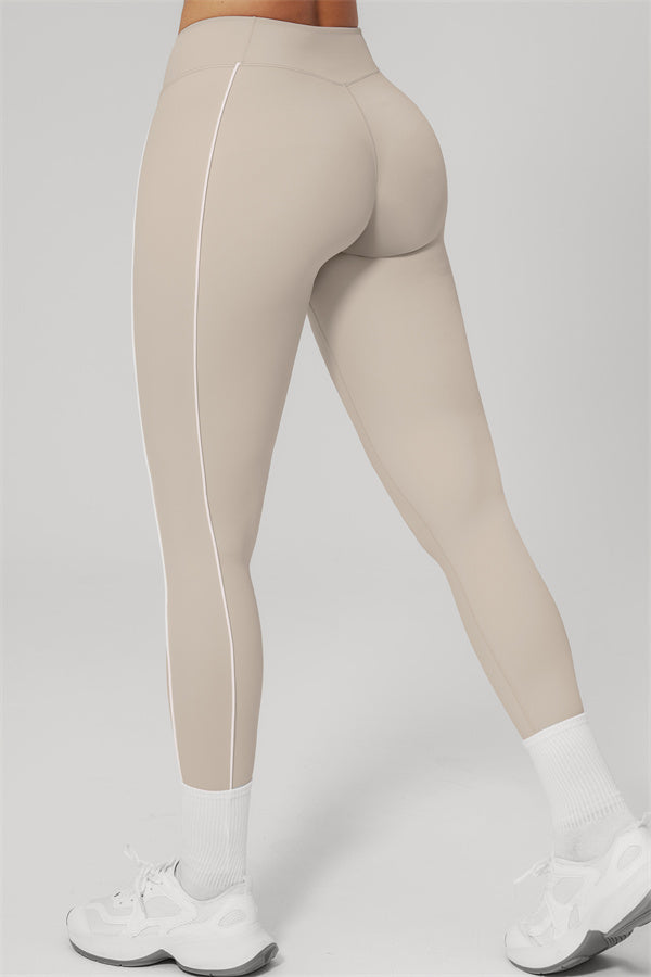 Conjunto Clarity de top deportivo y leggings